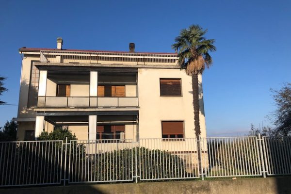 SALI V.SE appartamenti in casa indipendente